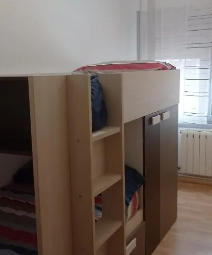 Piso Estacion Apartman